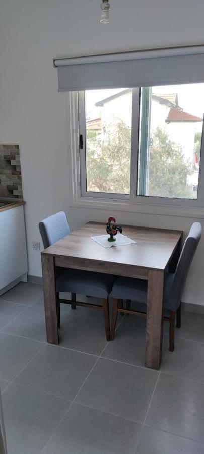 Suluca Homes ไคริเนีย ภายนอก รูปภาพ