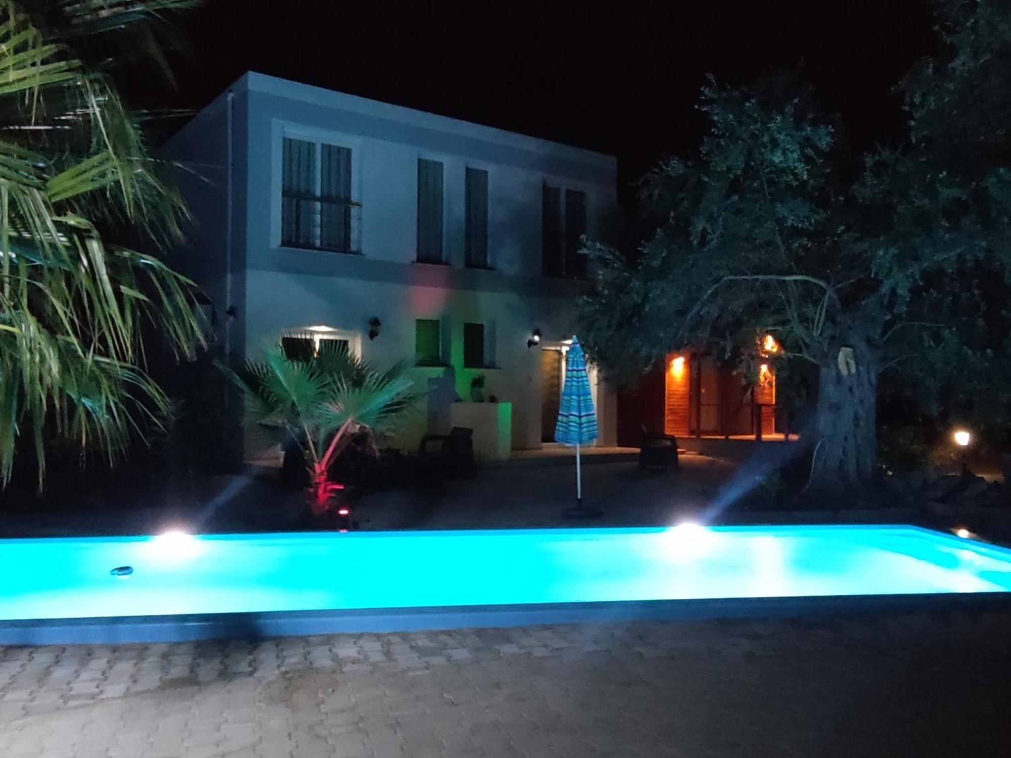 Suluca Homes ไคริเนีย ภายนอก รูปภาพ