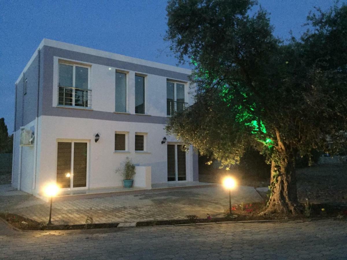 Suluca Homes ไคริเนีย ภายนอก รูปภาพ